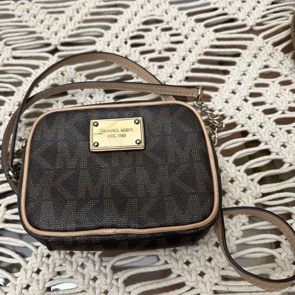 Michael Kors Mini Camera Crossbody Bag - Picture 3 of 3